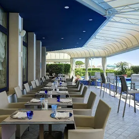 Cavalieri Palace & 4* ليدو دي يسولو