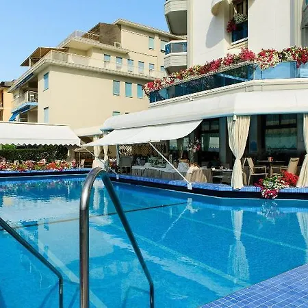Cavalieri Palace & ليدو دي يسولو