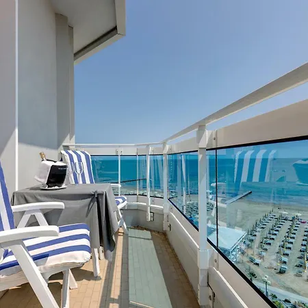 Cavalieri Palace & 4*